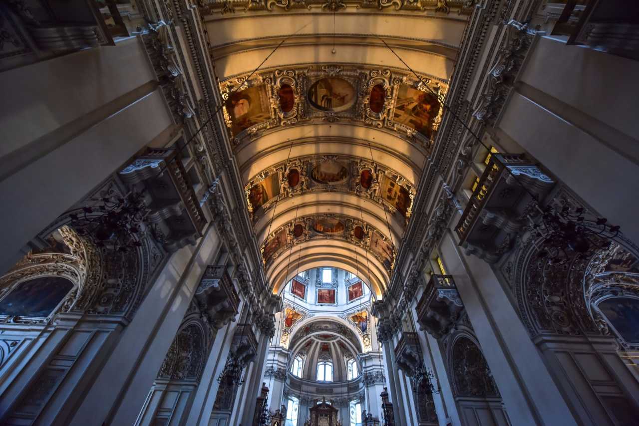 包含清晨突围战来临，萨克拉门托国王围绕德甲门线救险，气氛紧张，临场指挥获称赞的词条